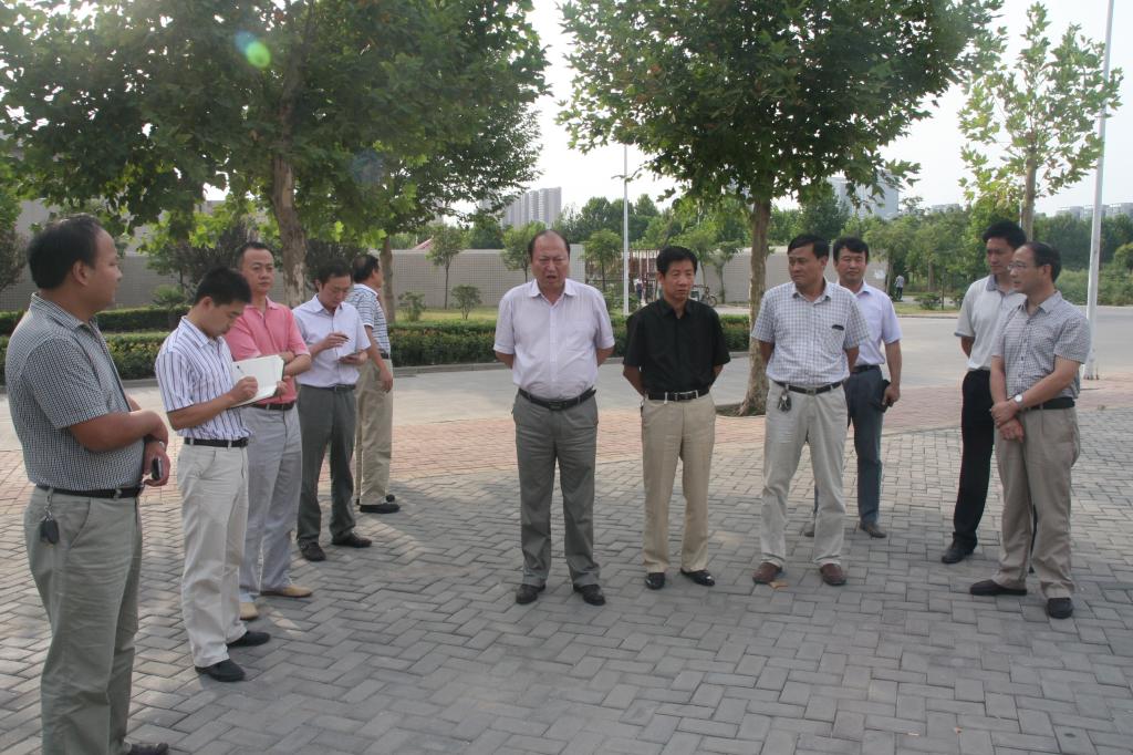 院长杨宏志召开现场办公会