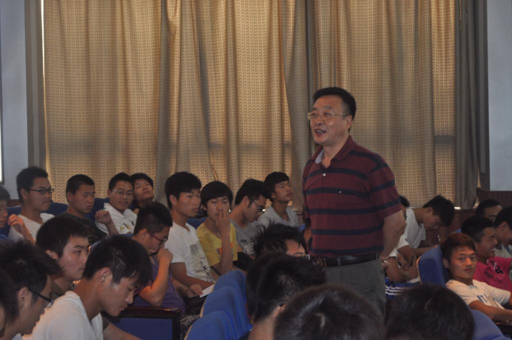 广州体育学院韩会君教授应邀来我校讲学